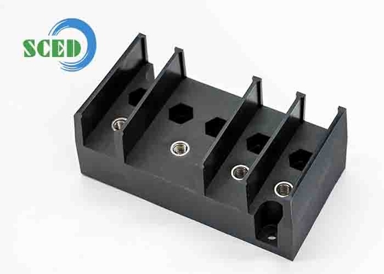 Zwarte M6 Nut PBT Terminal Block Accessoires 20 mm Pitch 25 lbf·in